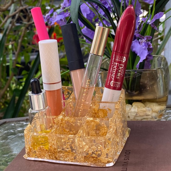 Gold Cosmetic Organizer Resin Art - Picture 3 of 16